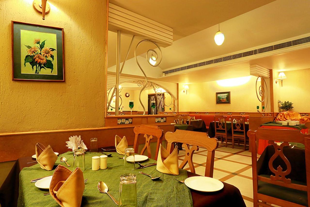 รอยัล โอมาร์ Hotel Kannur ภายนอก รูปภาพ