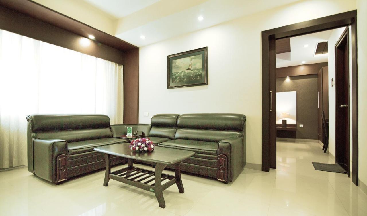 รอยัล โอมาร์ Hotel Kannur ภายนอก รูปภาพ